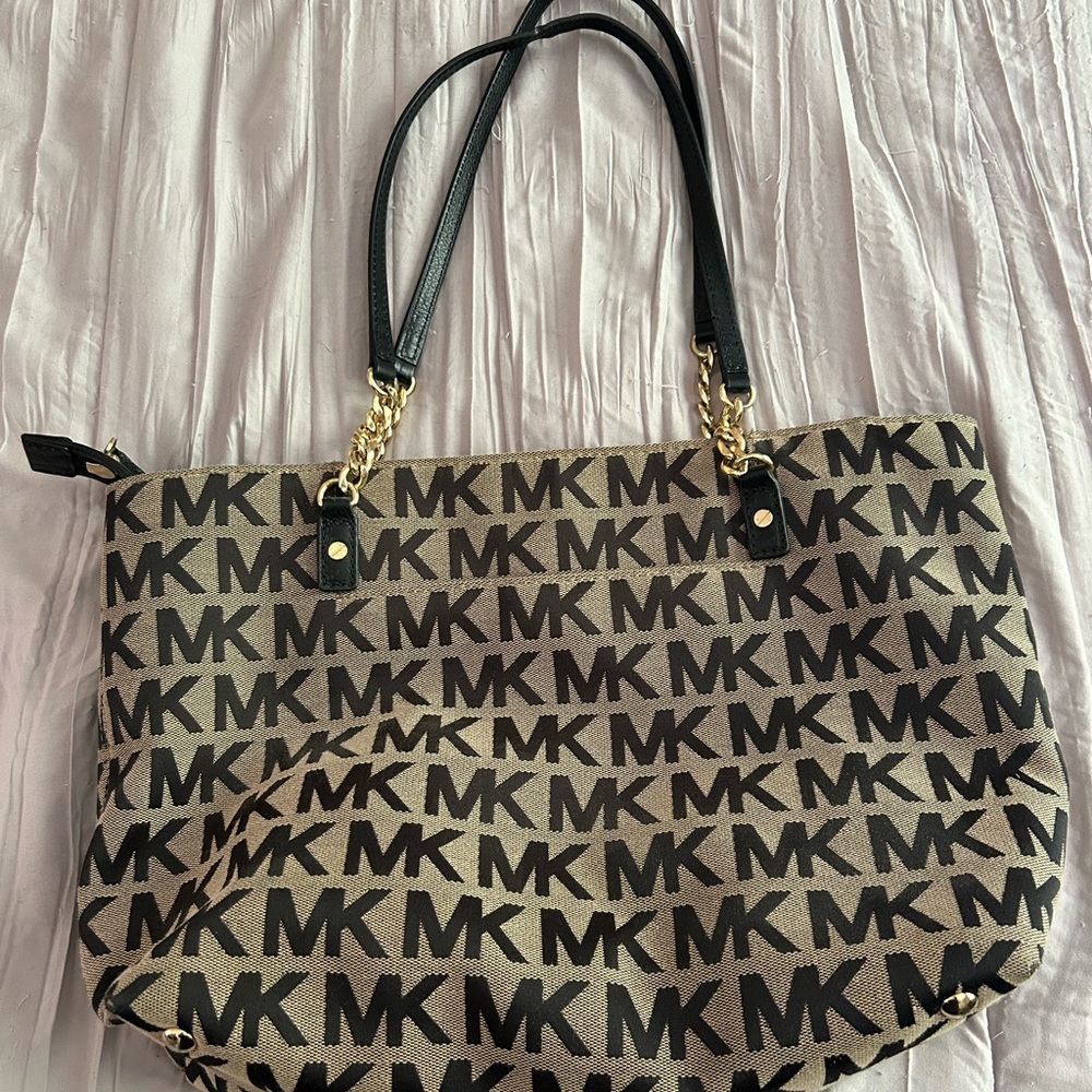 Michael Kors Jet Set Black Beige Tote Signature Canvas with chain straps